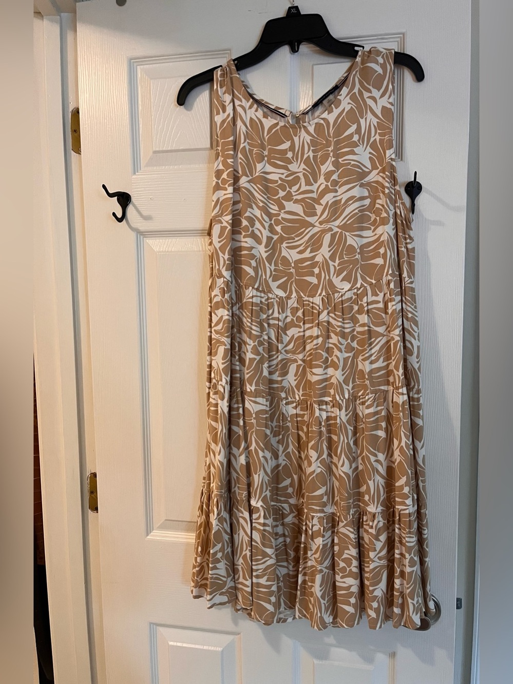 Tommy Hilfiger Beige and White Floral Tiered Midi Dress
